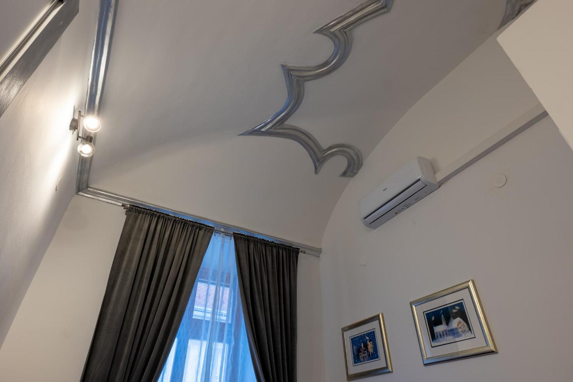 Little Vienna Silver Apartment Varaždin Exterior foto